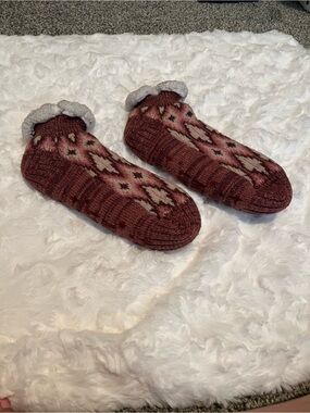Muk Luks Burgundy Patterned Knit Sherpa Lined Slippers